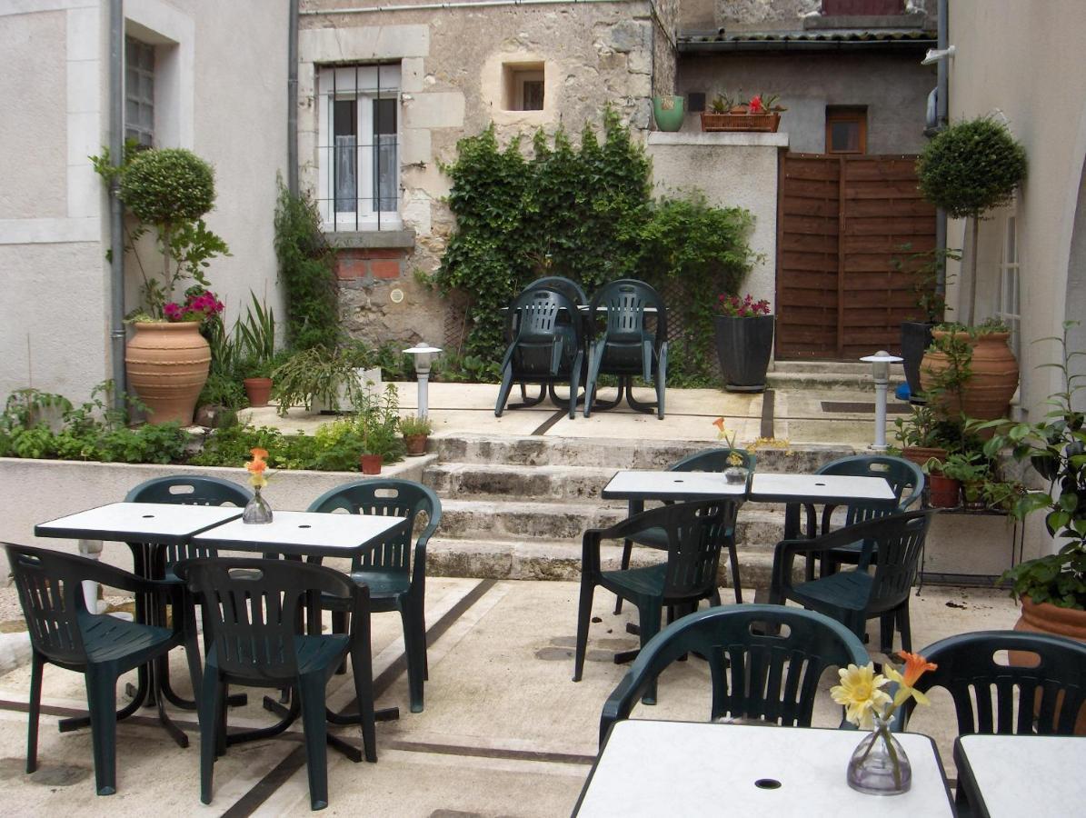 Auberge De La Tour Mennetou-sur-Cher Exterior foto