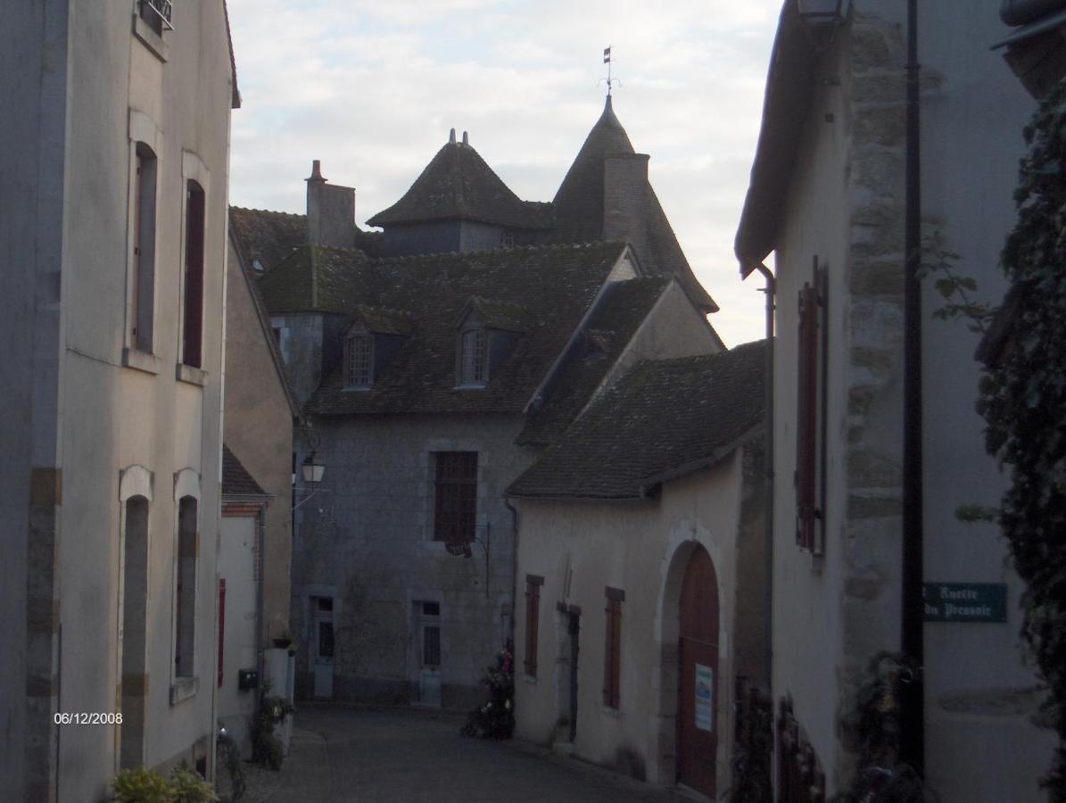 Auberge De La Tour Mennetou-sur-Cher Exterior foto