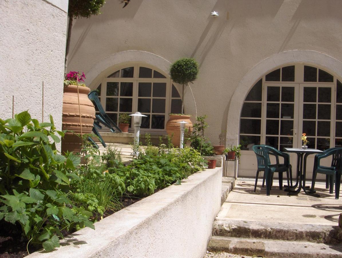 Auberge De La Tour Mennetou-sur-Cher Exterior foto