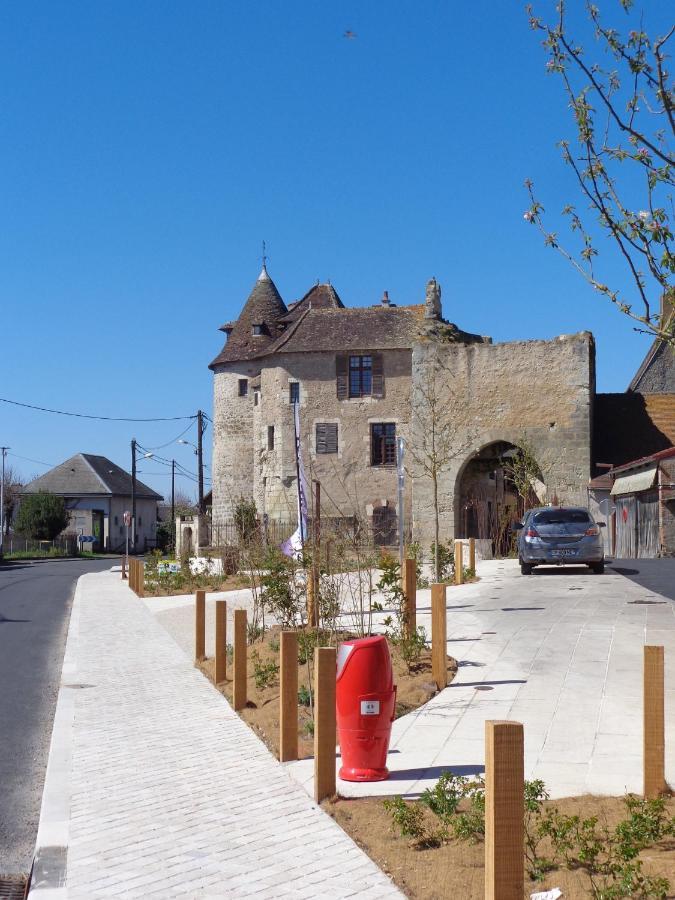 Auberge De La Tour Mennetou-sur-Cher Exterior foto